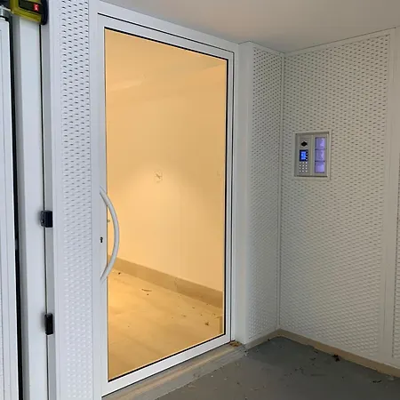 Apartment Domus13-with Private Parking