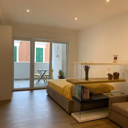 Domus13-with Private Parking Apartment *