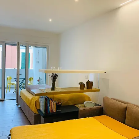 Apartment Domus13-with Private Parking Bari