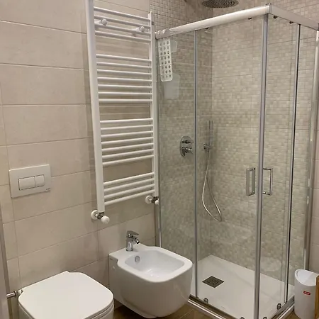 Domus13-with Private Parking Apartment Bari