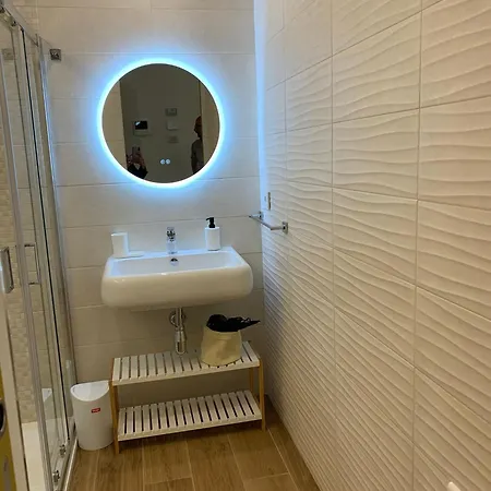 Domus13-with Private Parking Apartment *